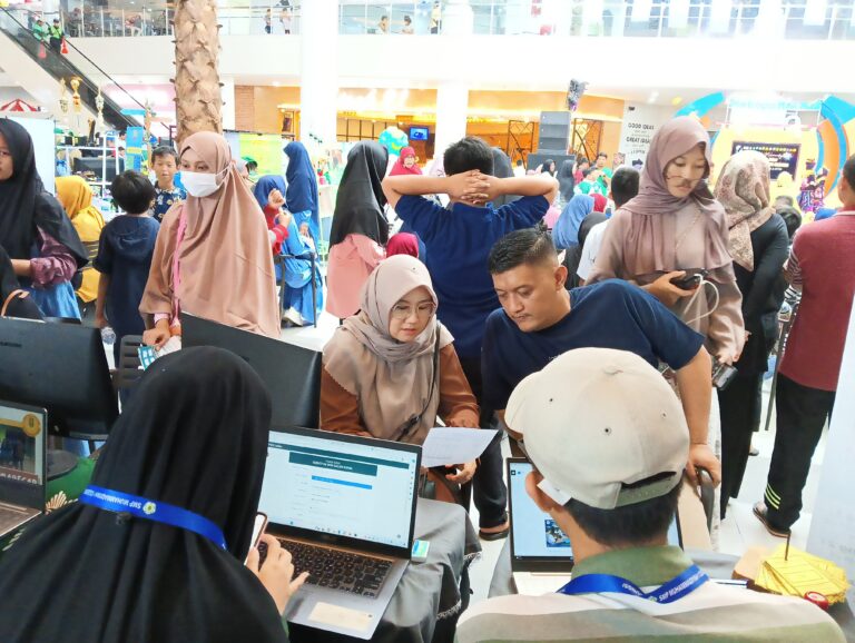 Diserbu Pendaftar Peserta Didik Baru